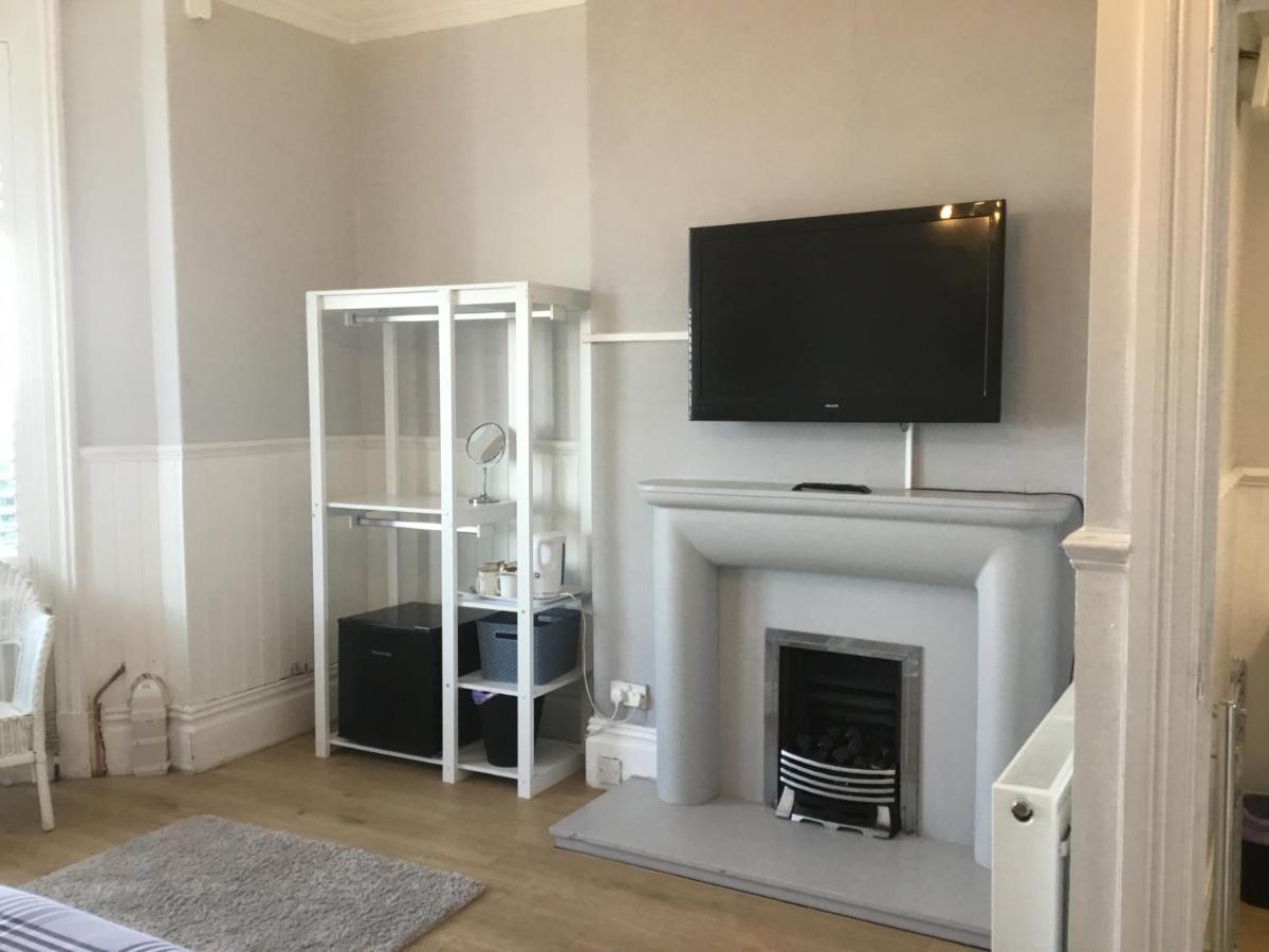 Cara Guesthouse Whitley Bay Bagian luar foto