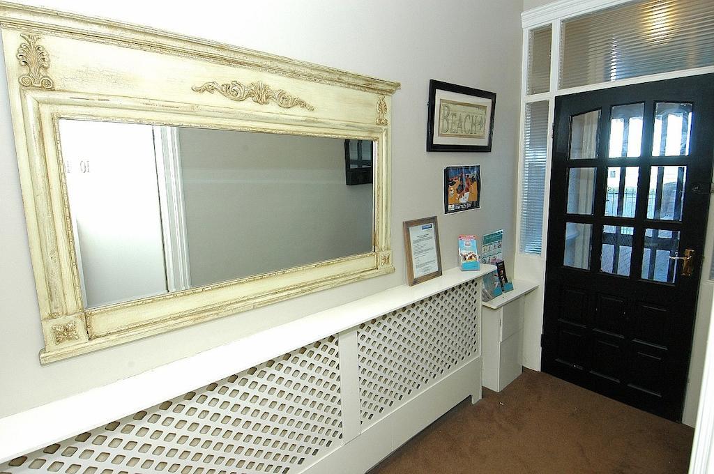 Cara Guesthouse Whitley Bay Bagian luar foto