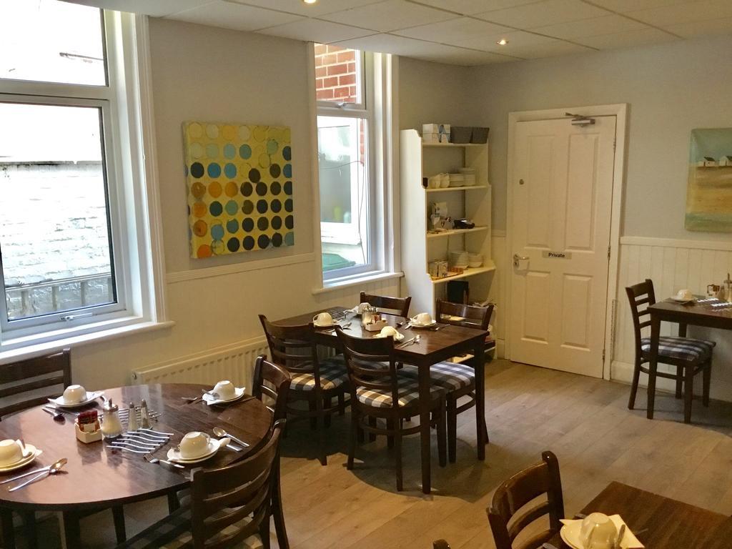 Cara Guesthouse Whitley Bay Bagian luar foto