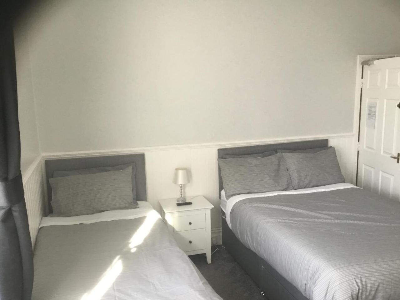 Cara Guesthouse Whitley Bay Bagian luar foto