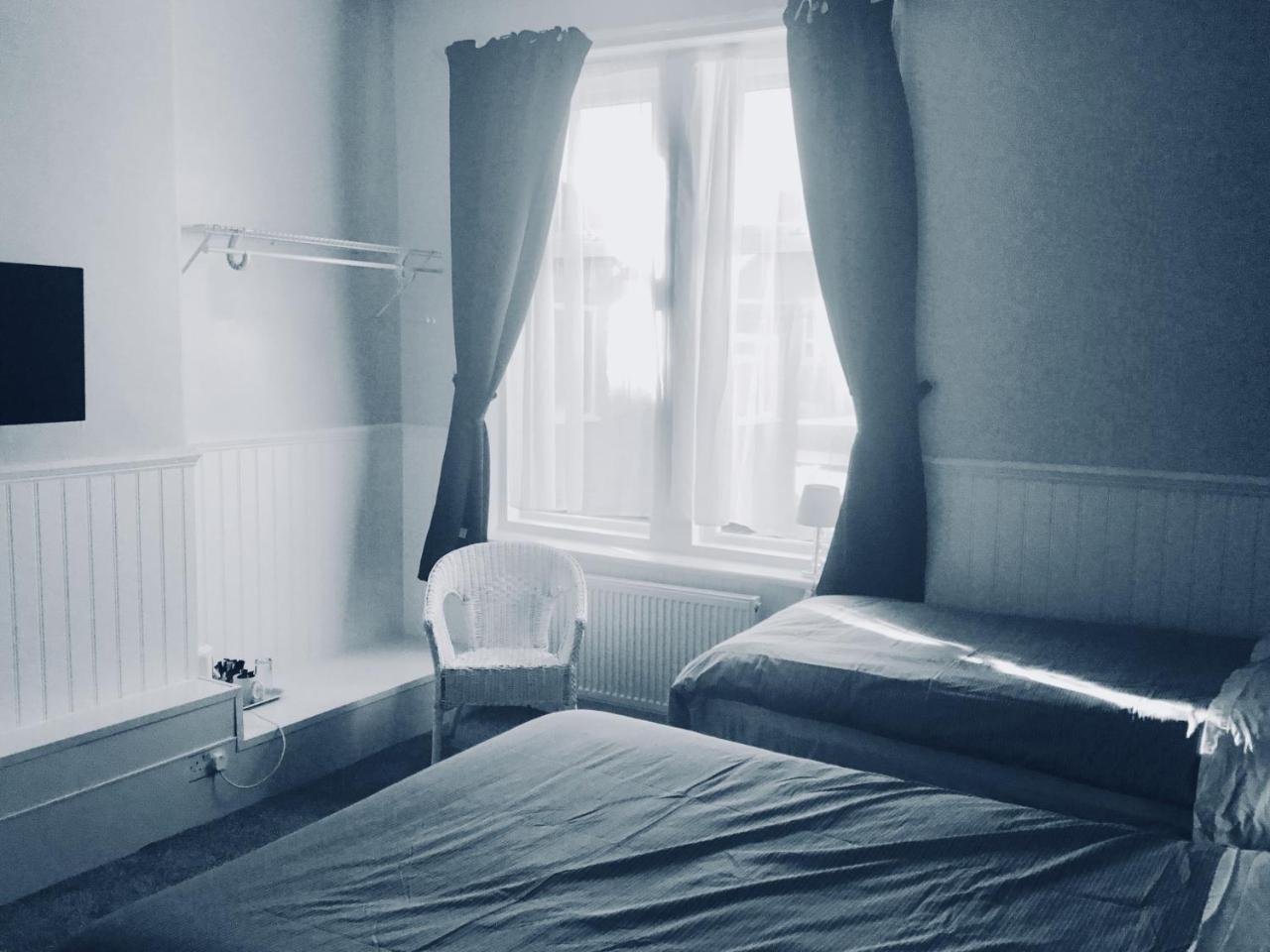 Cara Guesthouse Whitley Bay Bagian luar foto