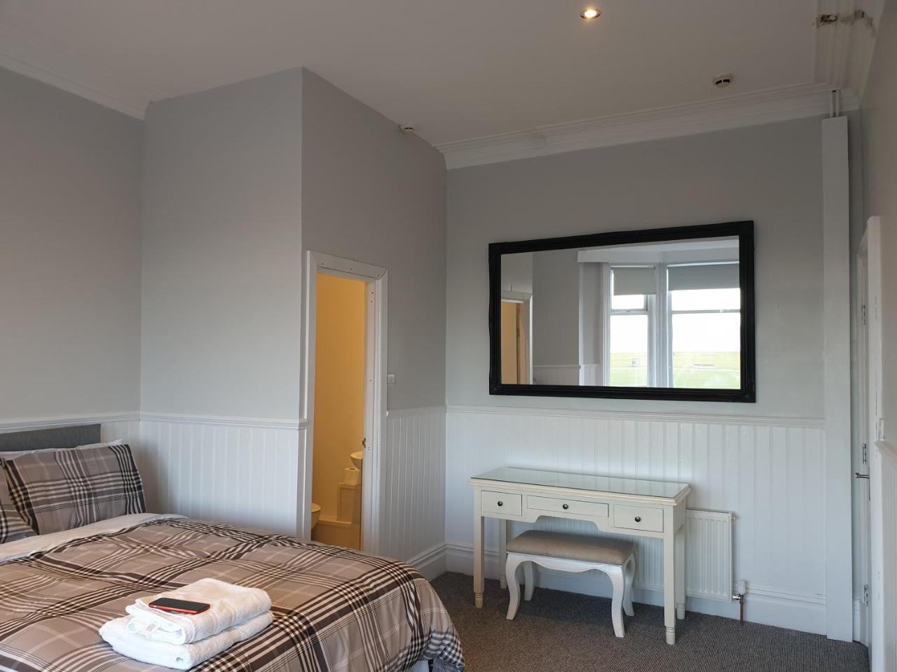 Cara Guesthouse Whitley Bay Bagian luar foto